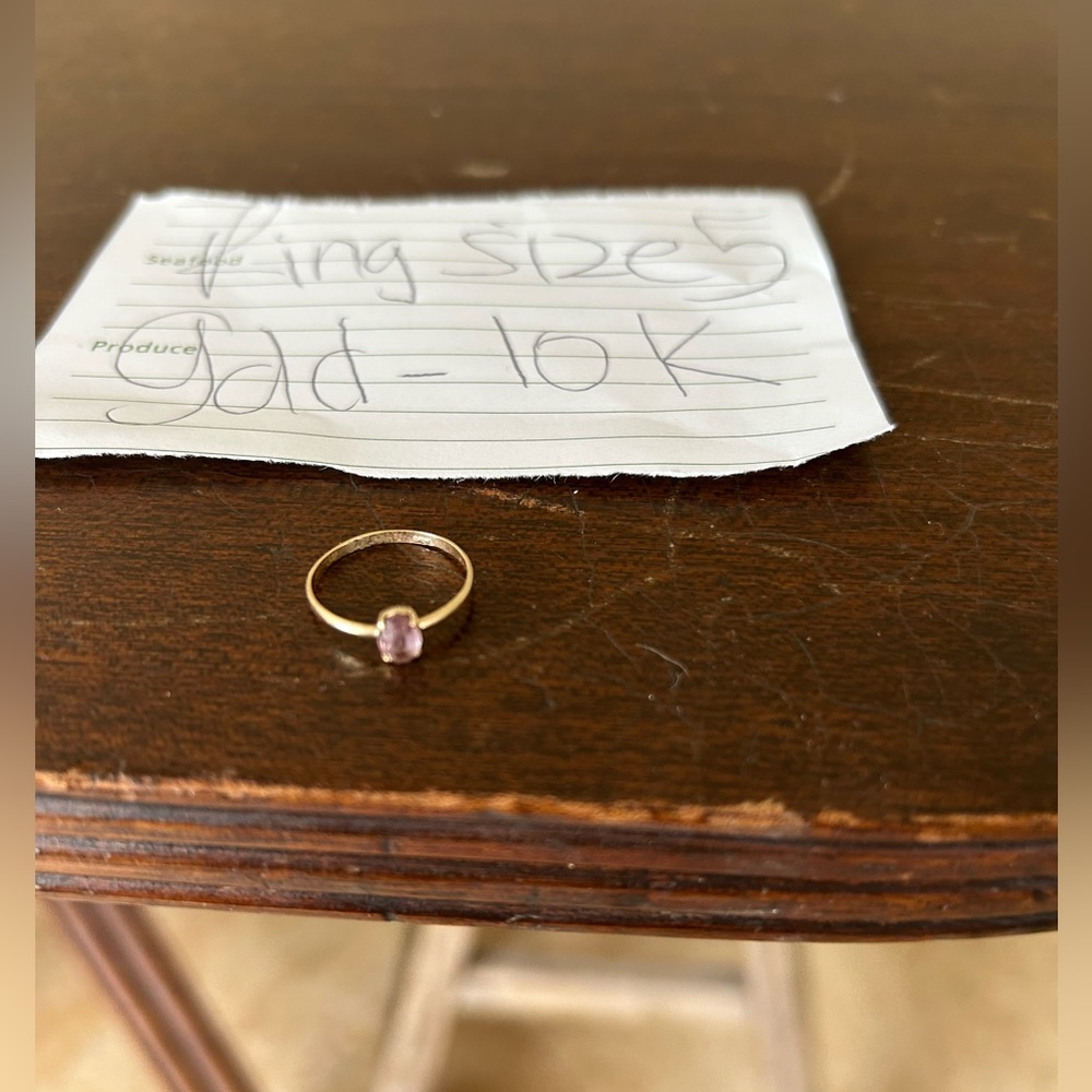 Vintage Gold Ring with stone